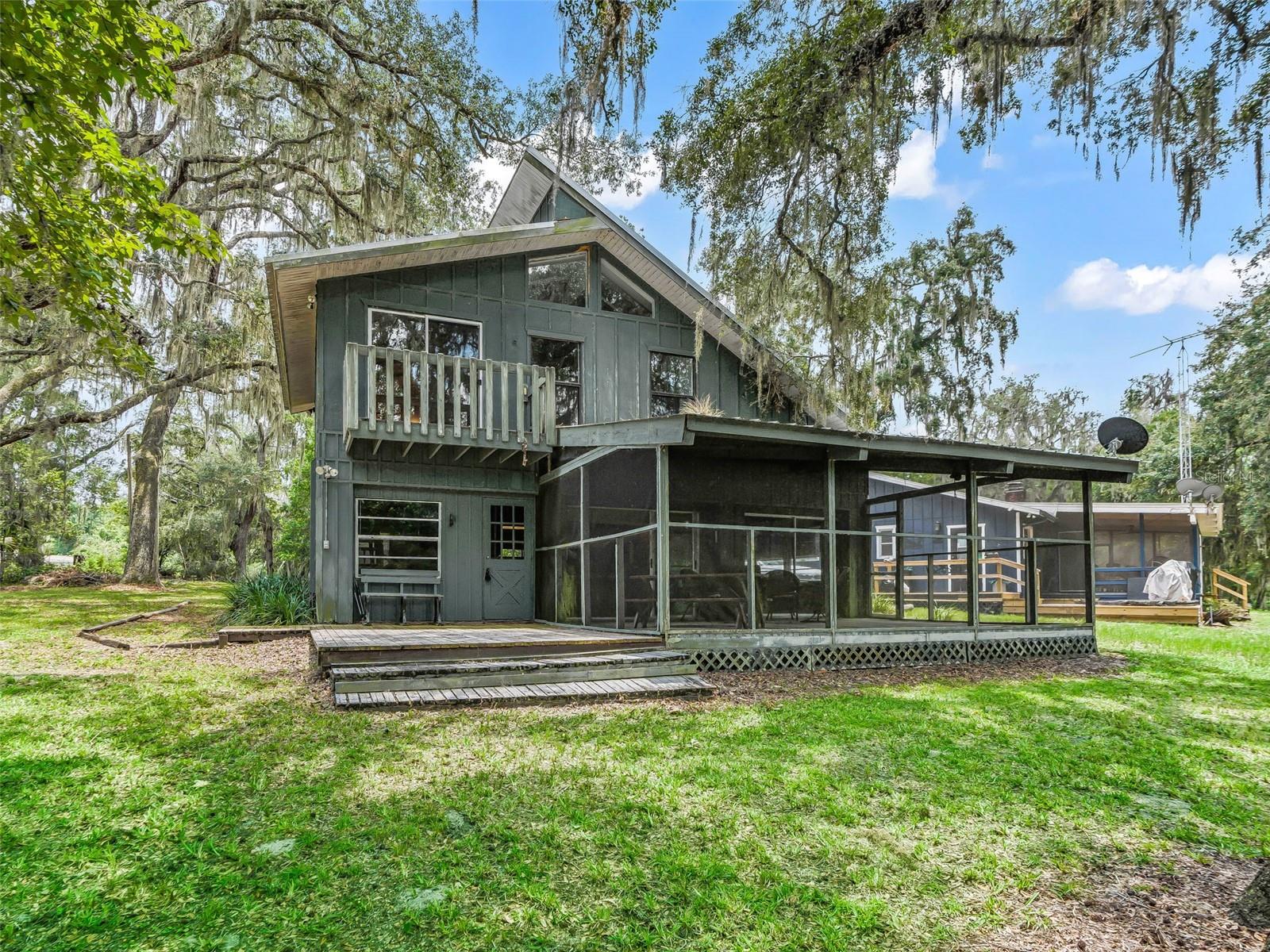 Single Family Residence in BUSHNELL, FL - Daniel Dourado