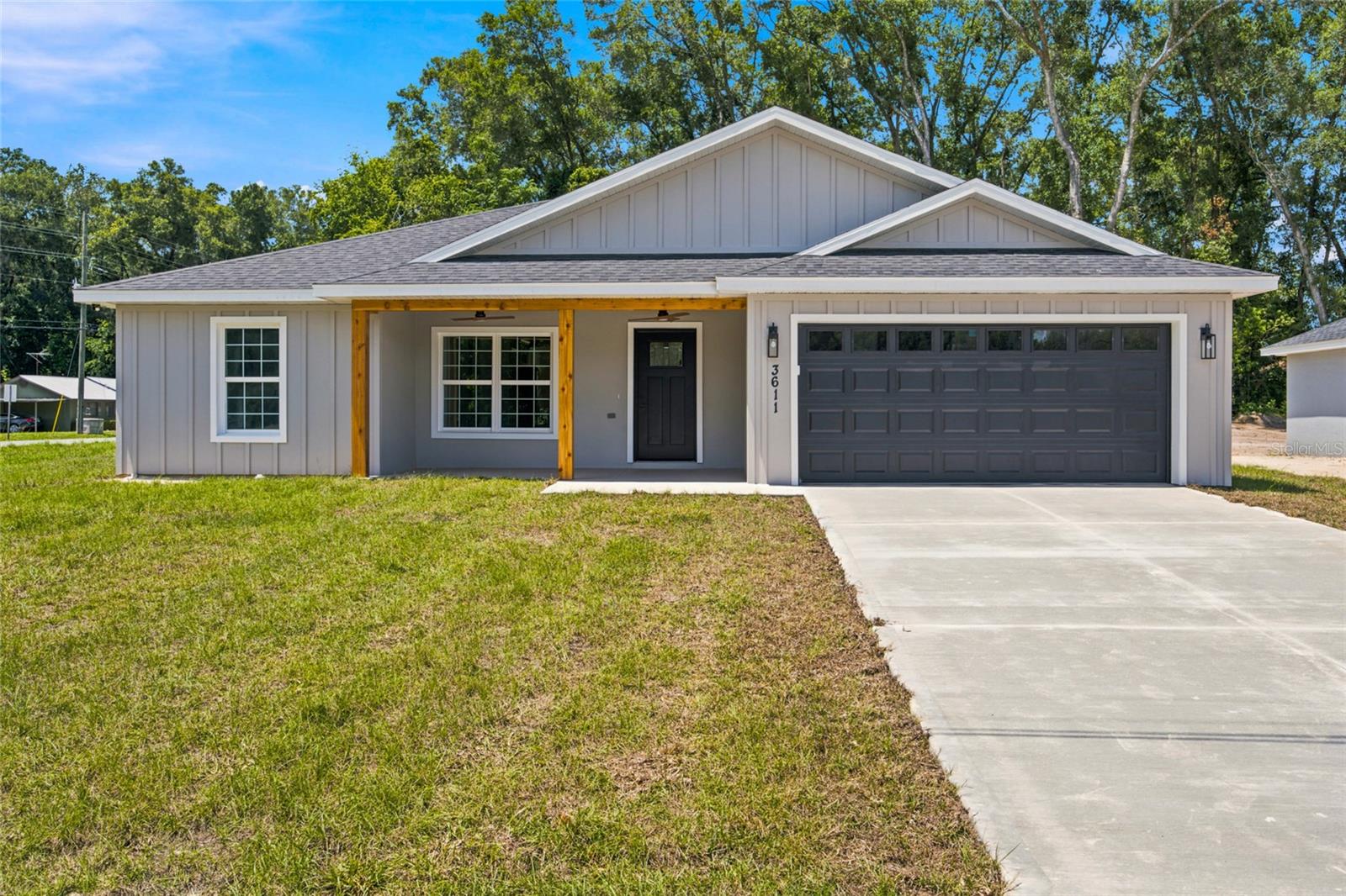 Single Family Residence in SUMMERFIELD, FL - Daniel Dourado