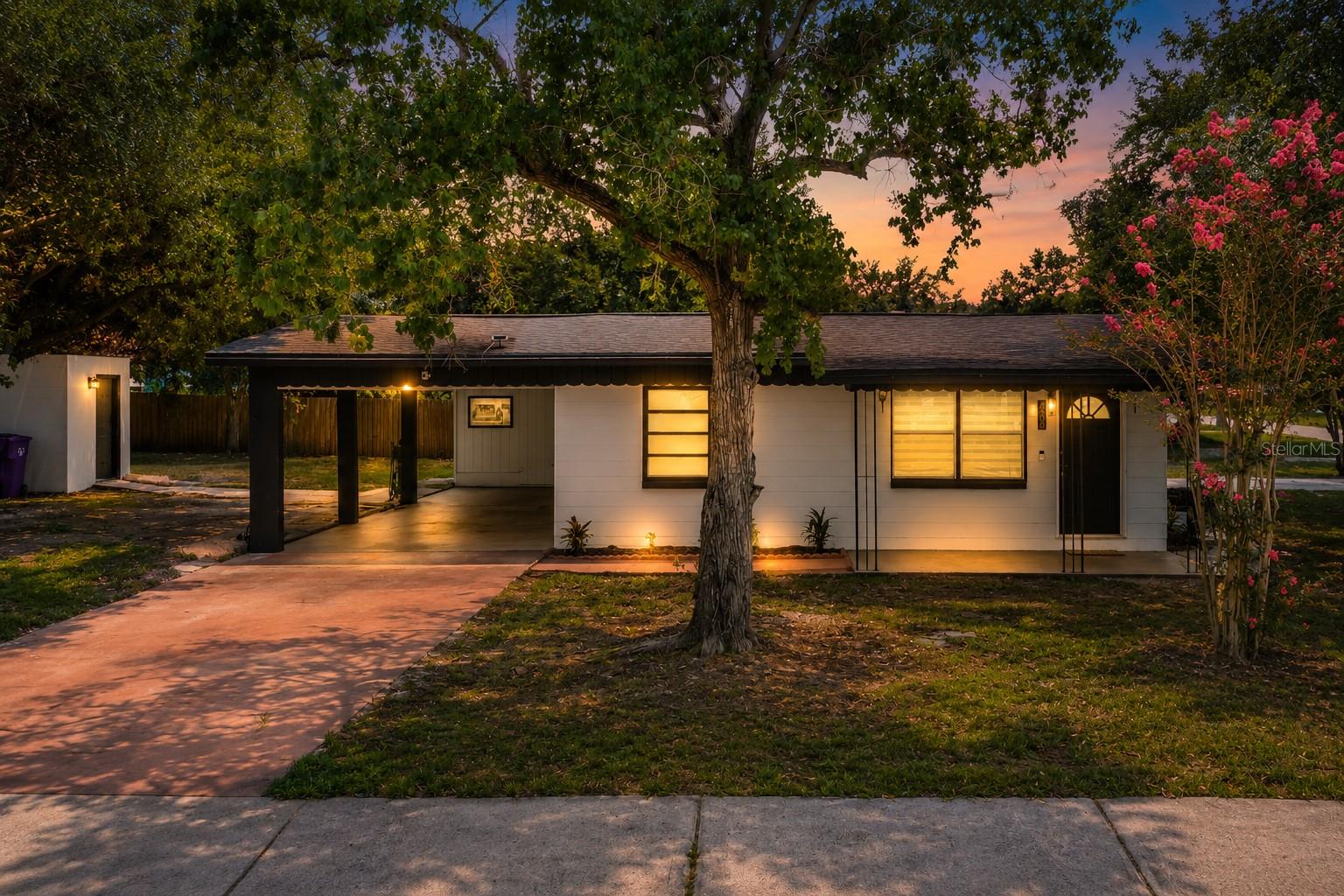 Single Family Residence in ST CLOUD, FL - Daniel Dourado
