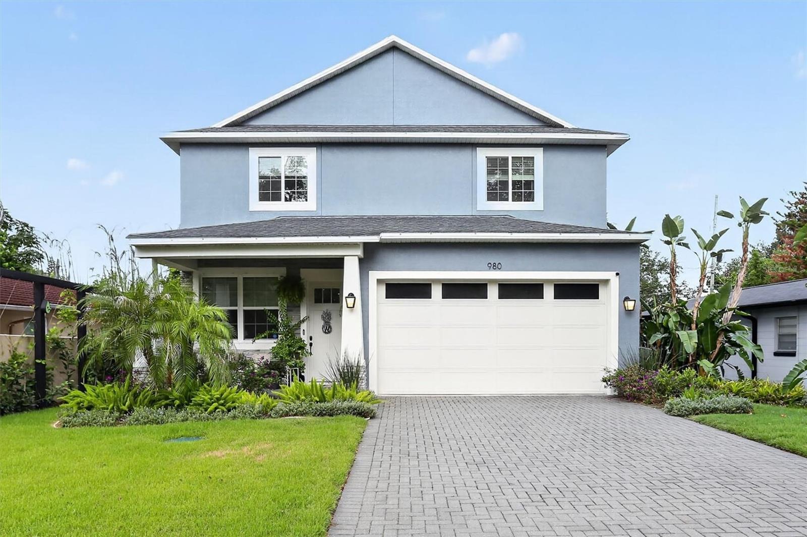 Single Family Residence in ORLANDO, FL - Daniel Dourado