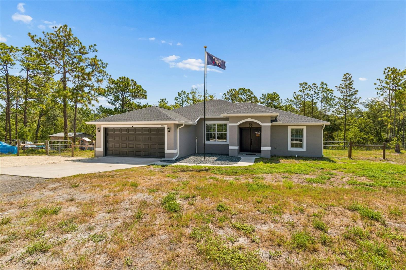 Single Family Residence em WEEKI WACHEE, FL - Daniel Dourado