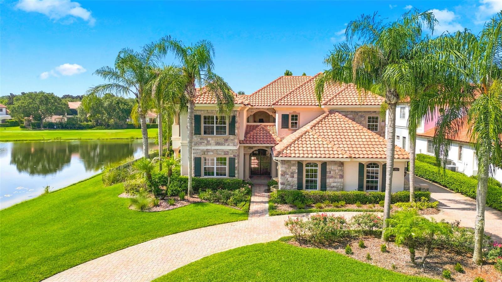 Single Family Residence in WINDERMERE, FL - Daniel Dourado