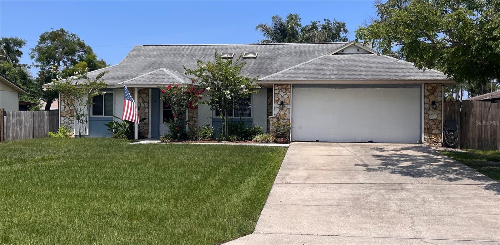 Single Family Residence in NEW SMYRNA BEACH, FL - Daniel Dourado