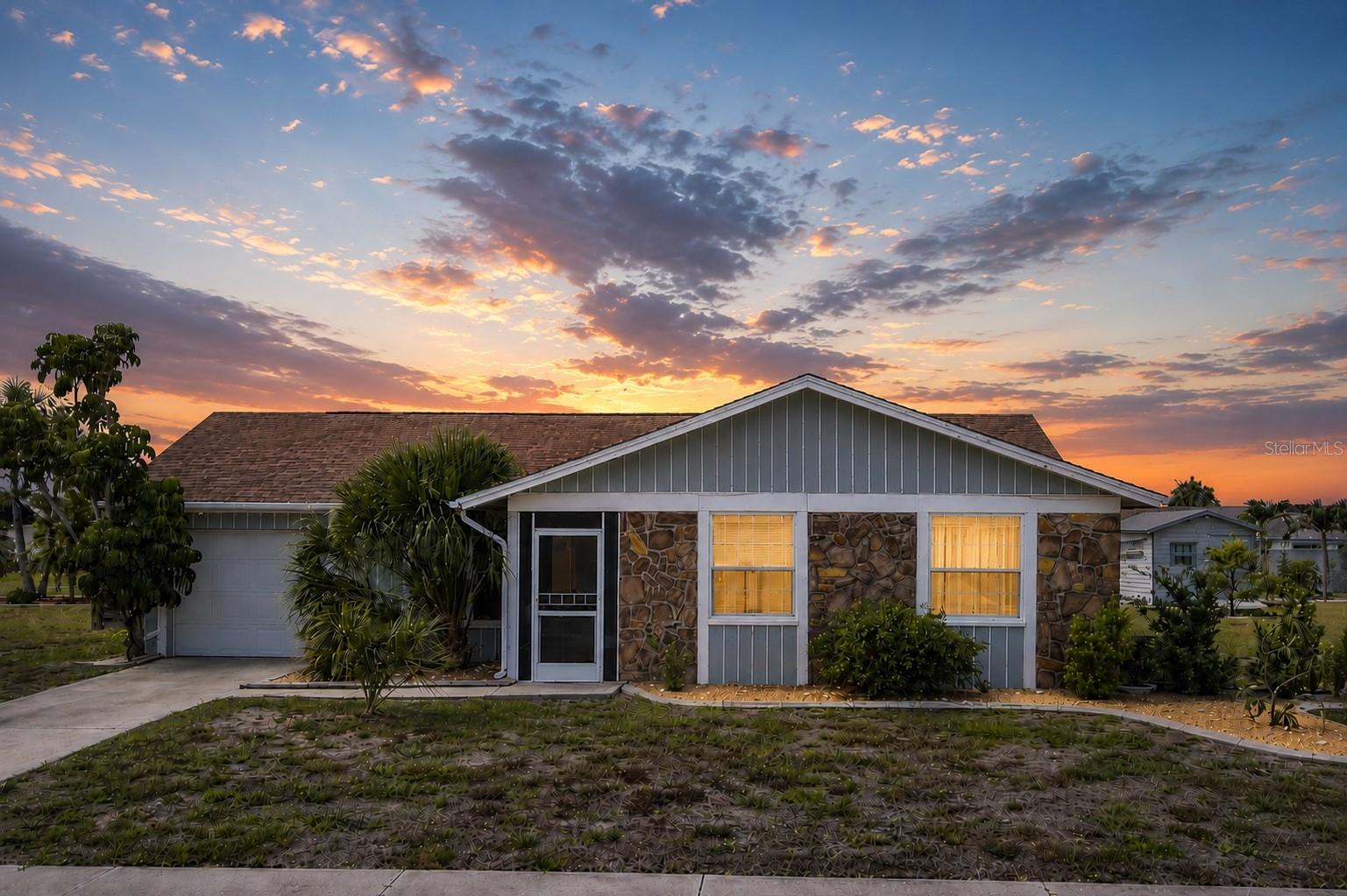 Single Family Residence in PORT CHARLOTTE, FL - Daniel Dourado
