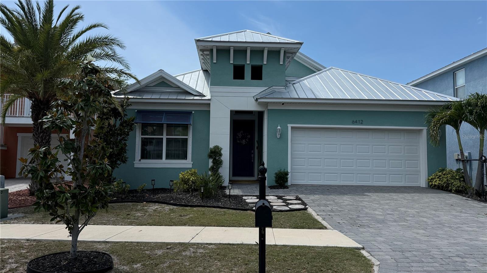 Single Family Residence in APOLLO BEACH, FL - Daniel Dourado