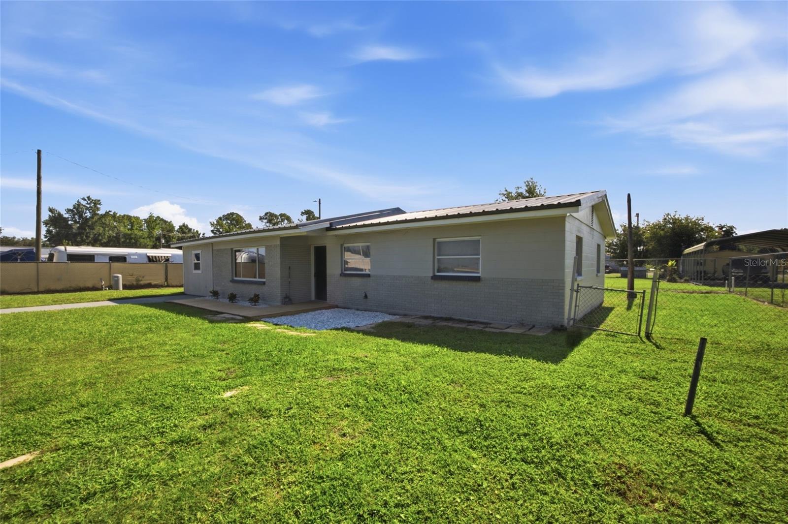 Single Family Residence in PLANT CITY, FL - Daniel Dourado
