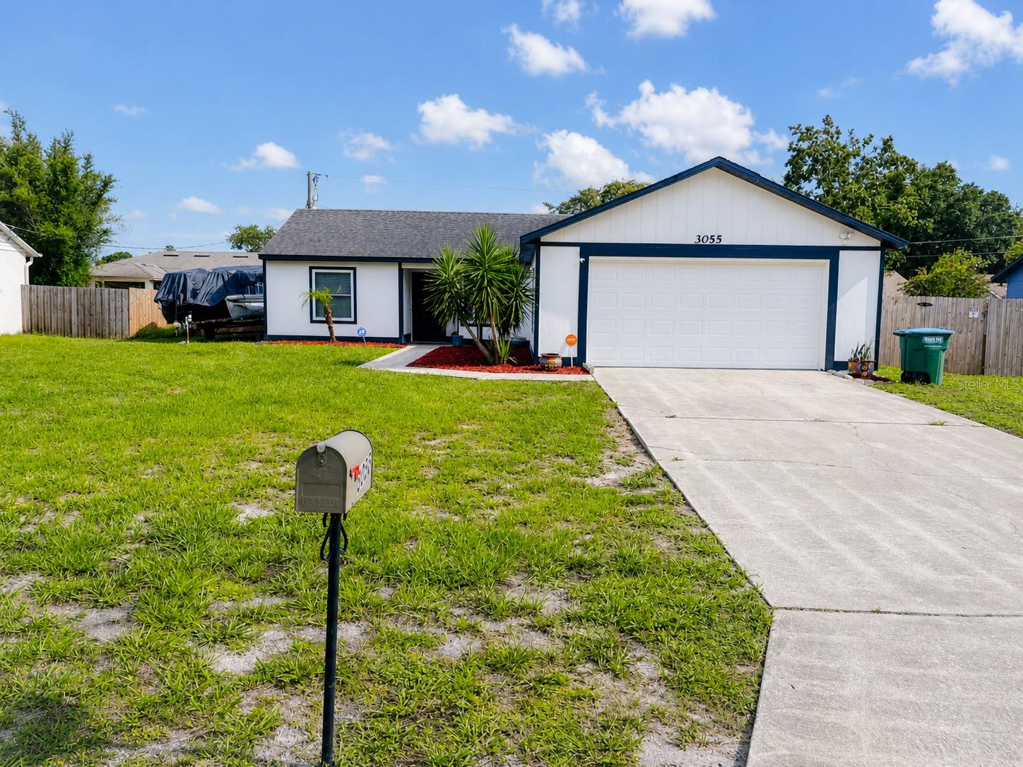 Single Family Residence in DELTONA, FL - Daniel Dourado