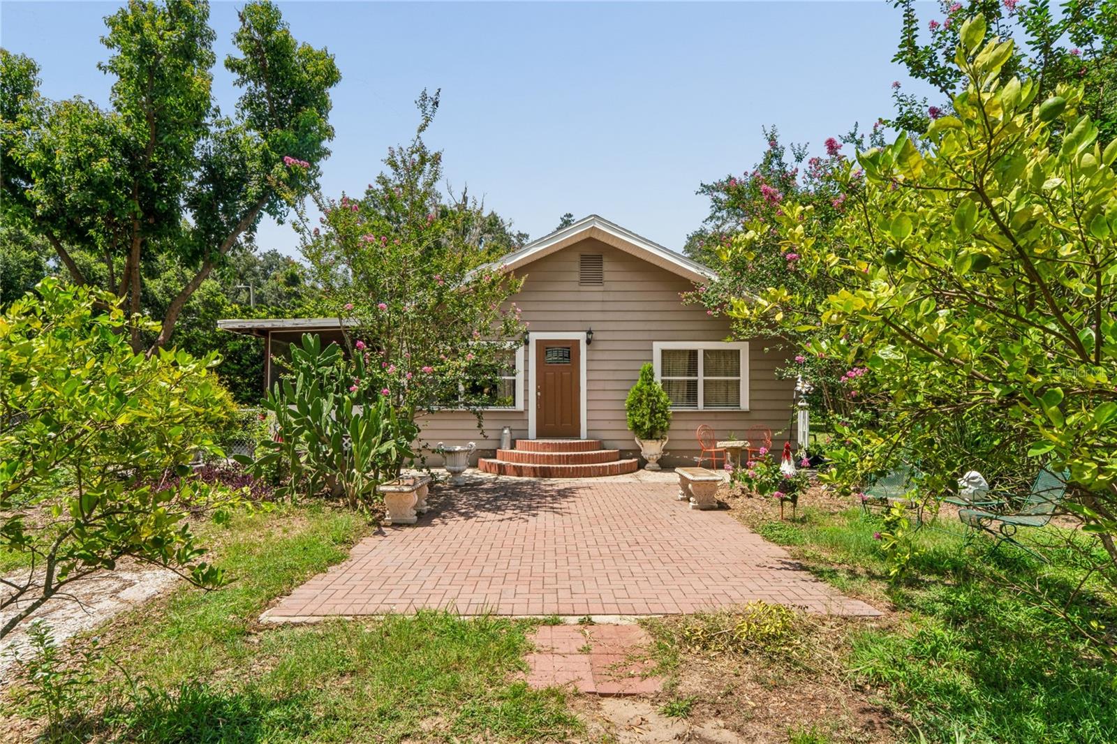 Single Family Residence in PLANT CITY, FL - Daniel Dourado