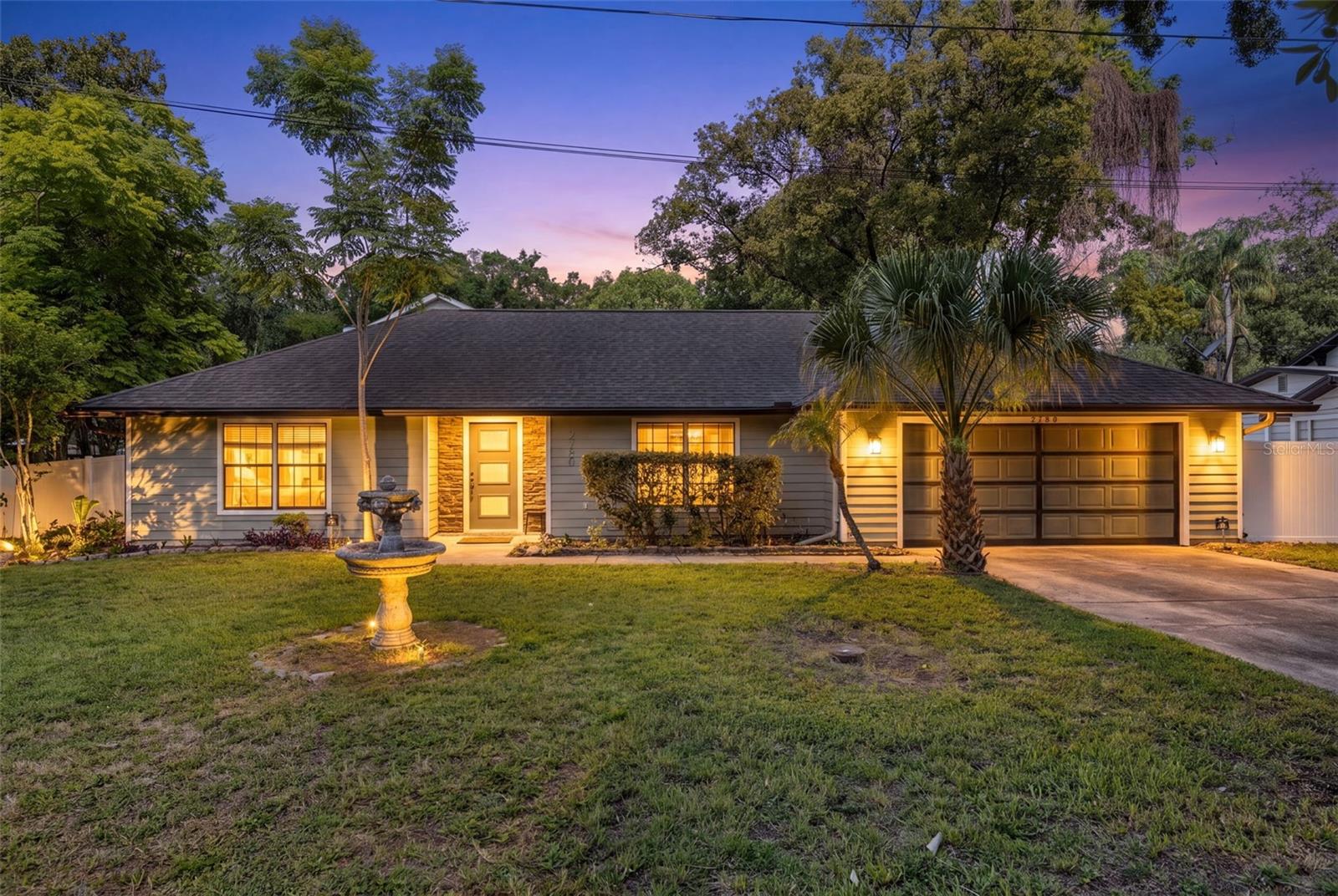 Single Family Residence in ORLANDO, FL - Daniel Dourado