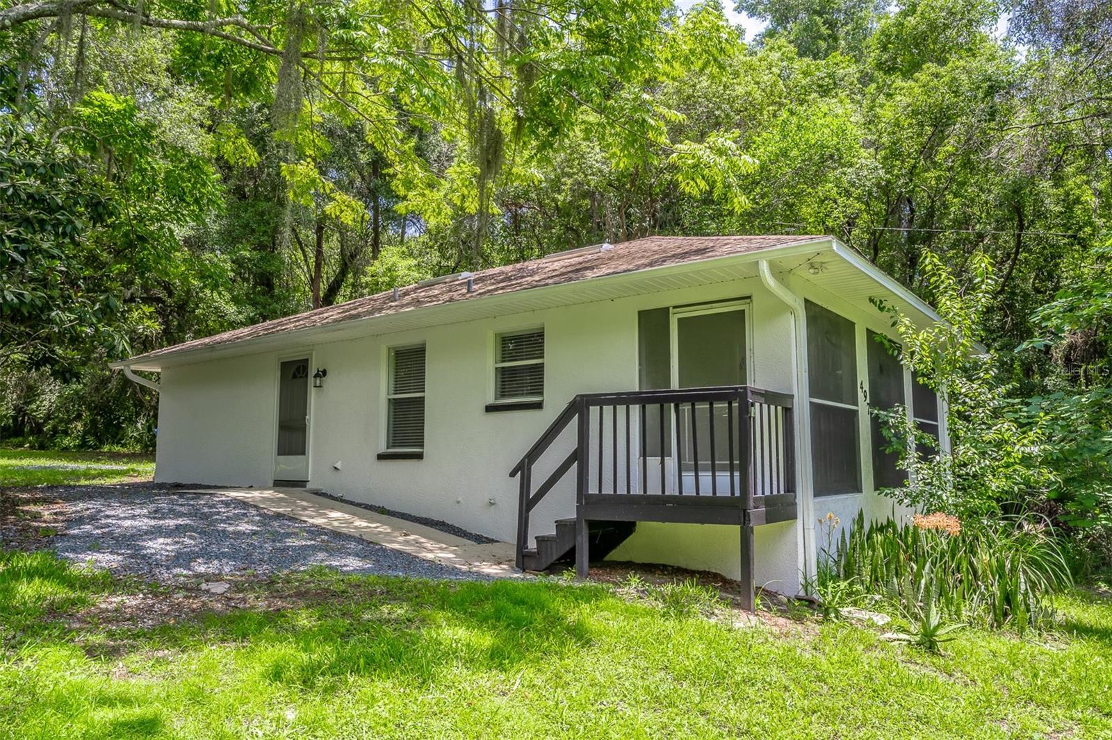 Single Family Residence in DELAND, FL - Daniel Dourado