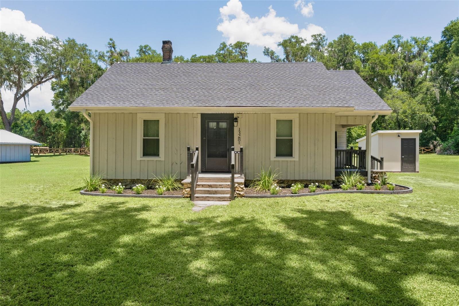 Single Family Residence in OCKLAWAHA, FL - Daniel Dourado