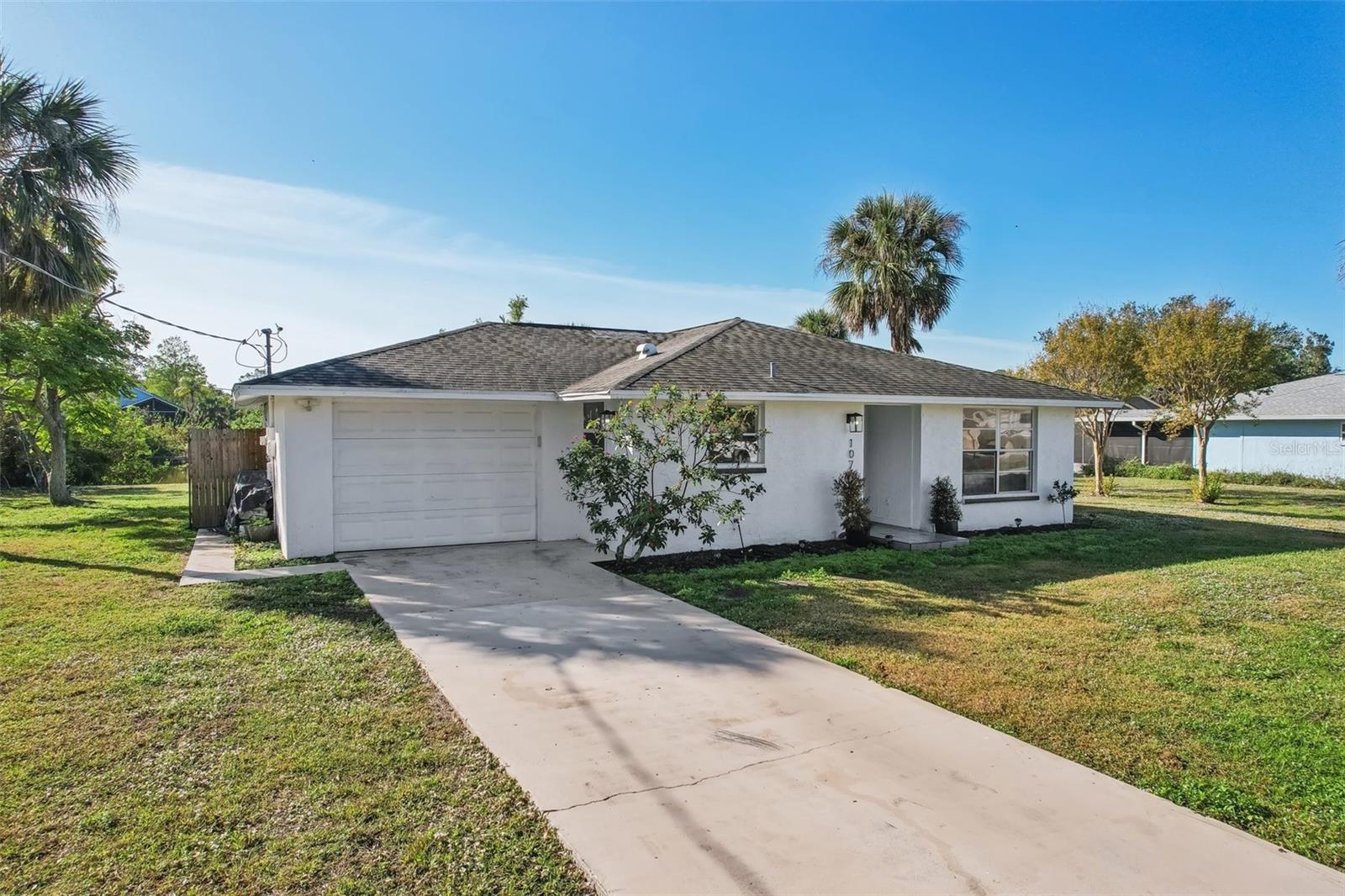 Single Family Residence in VENICE, FL - Daniel Dourado