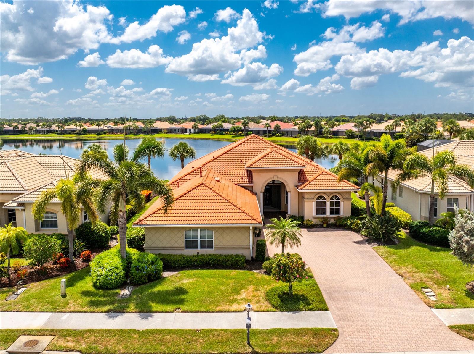 Single Family Residence em NORTH VENICE, FL - Daniel Dourado