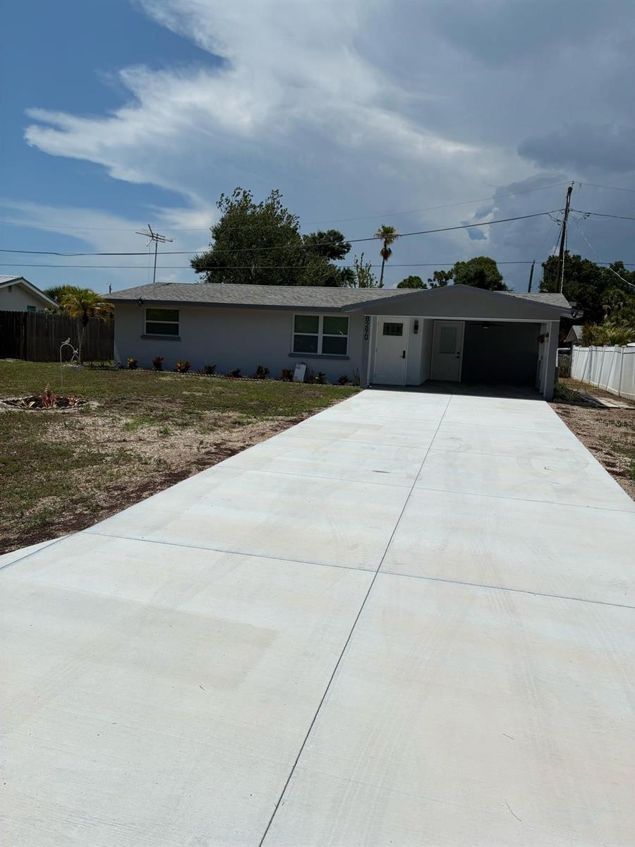 Single Family Residence in ENGLEWOOD, FL - Daniel Dourado