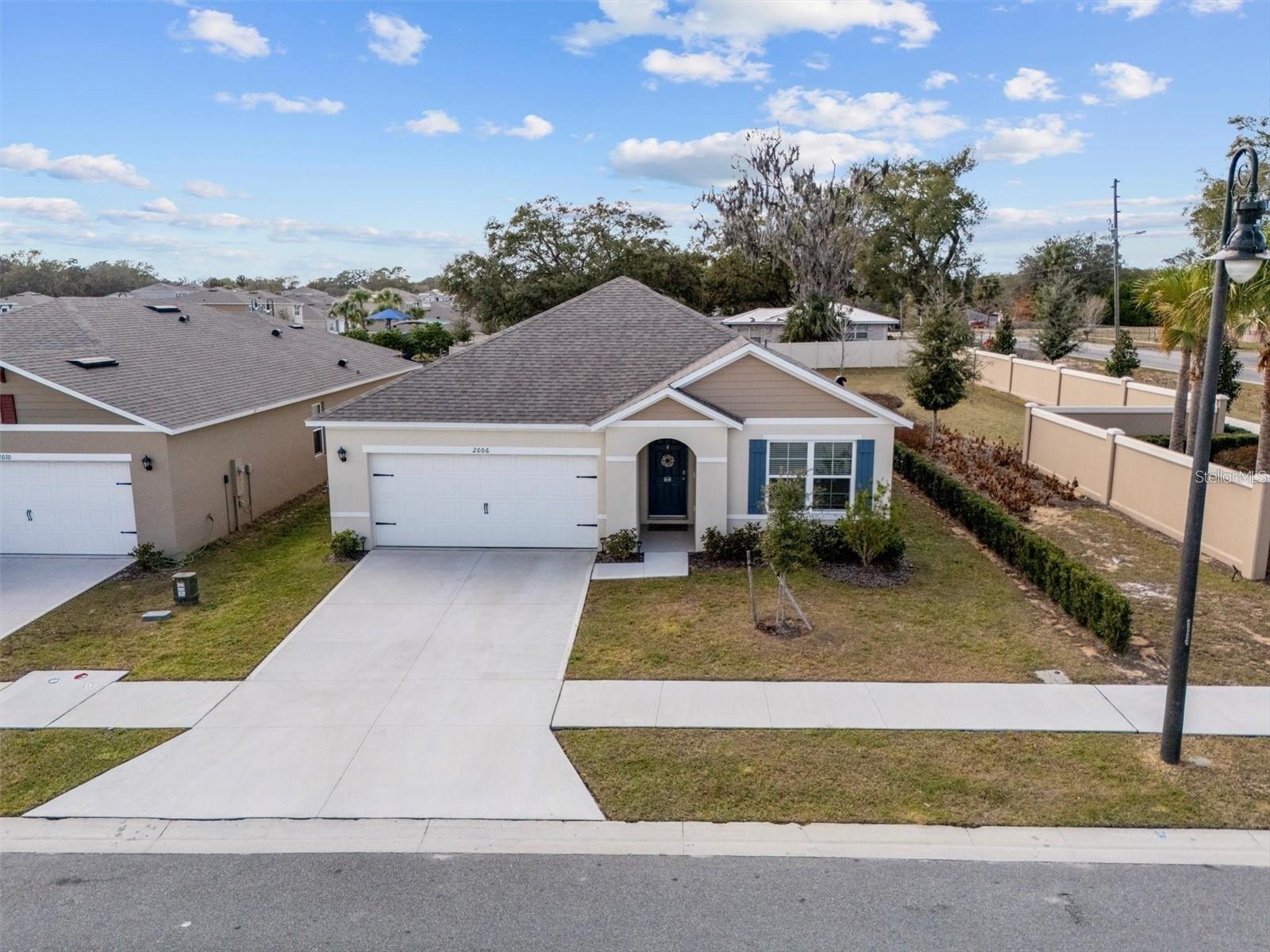 Single Family Residence in DAVENPORT, FL - Daniel Dourado