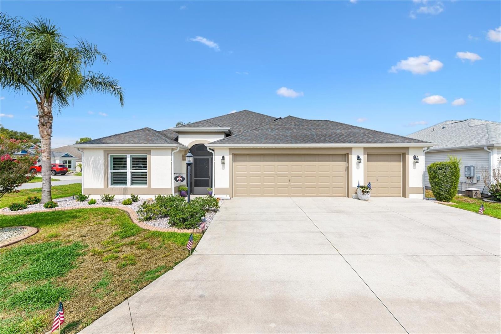 Single Family Residence in THE VILLAGES, FL - Daniel Dourado