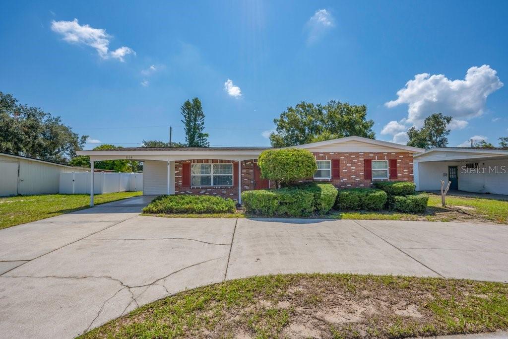 Single Family Residence em BRANDON, FL - Daniel Dourado