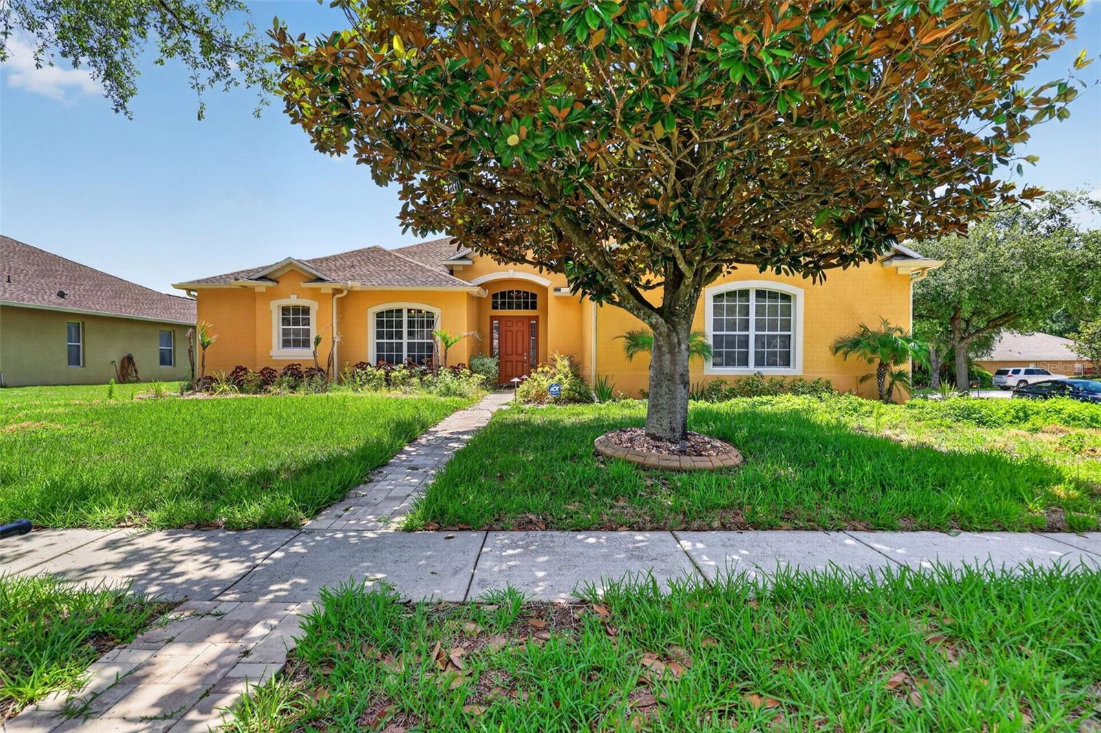 Single Family Residence in SEFFNER, FL - Daniel Dourado
