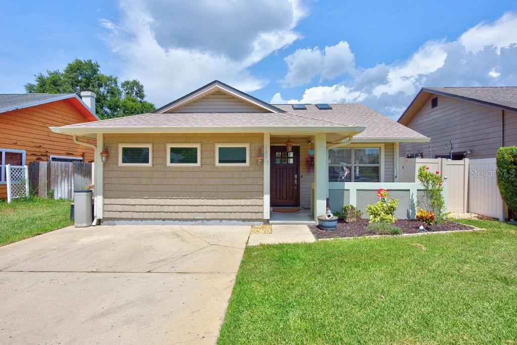 Single Family Residence in LARGO, FL - Daniel Dourado