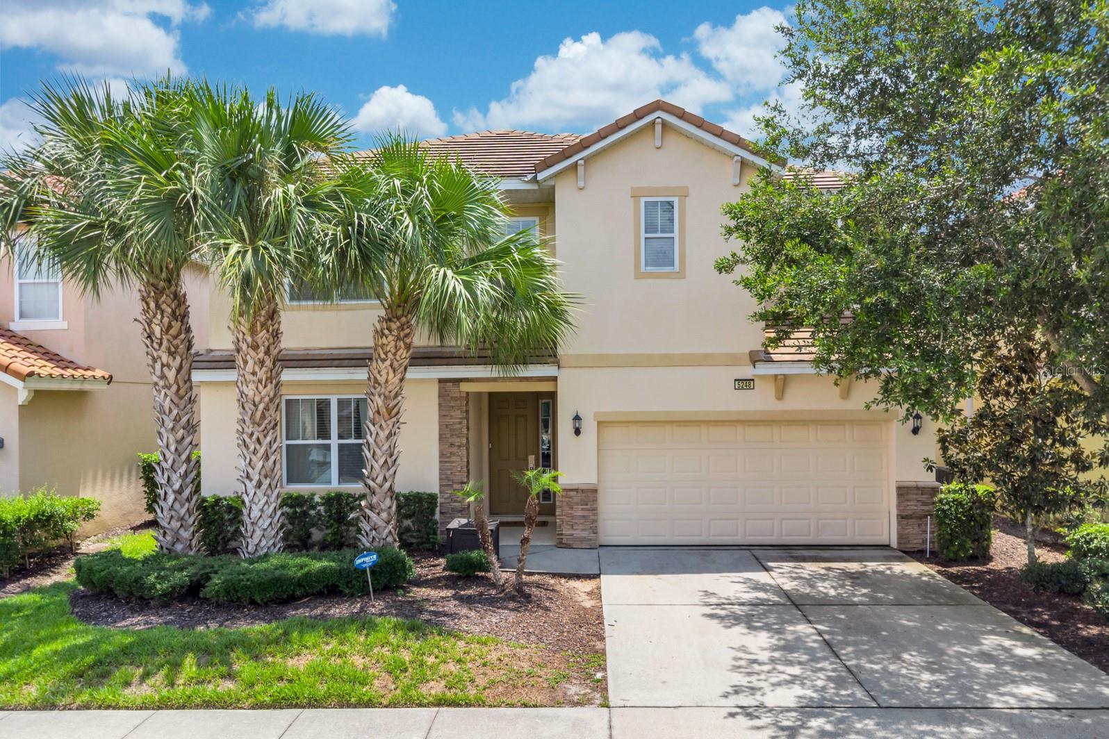 Single Family Residence in DAVENPORT, FL - Daniel Dourado