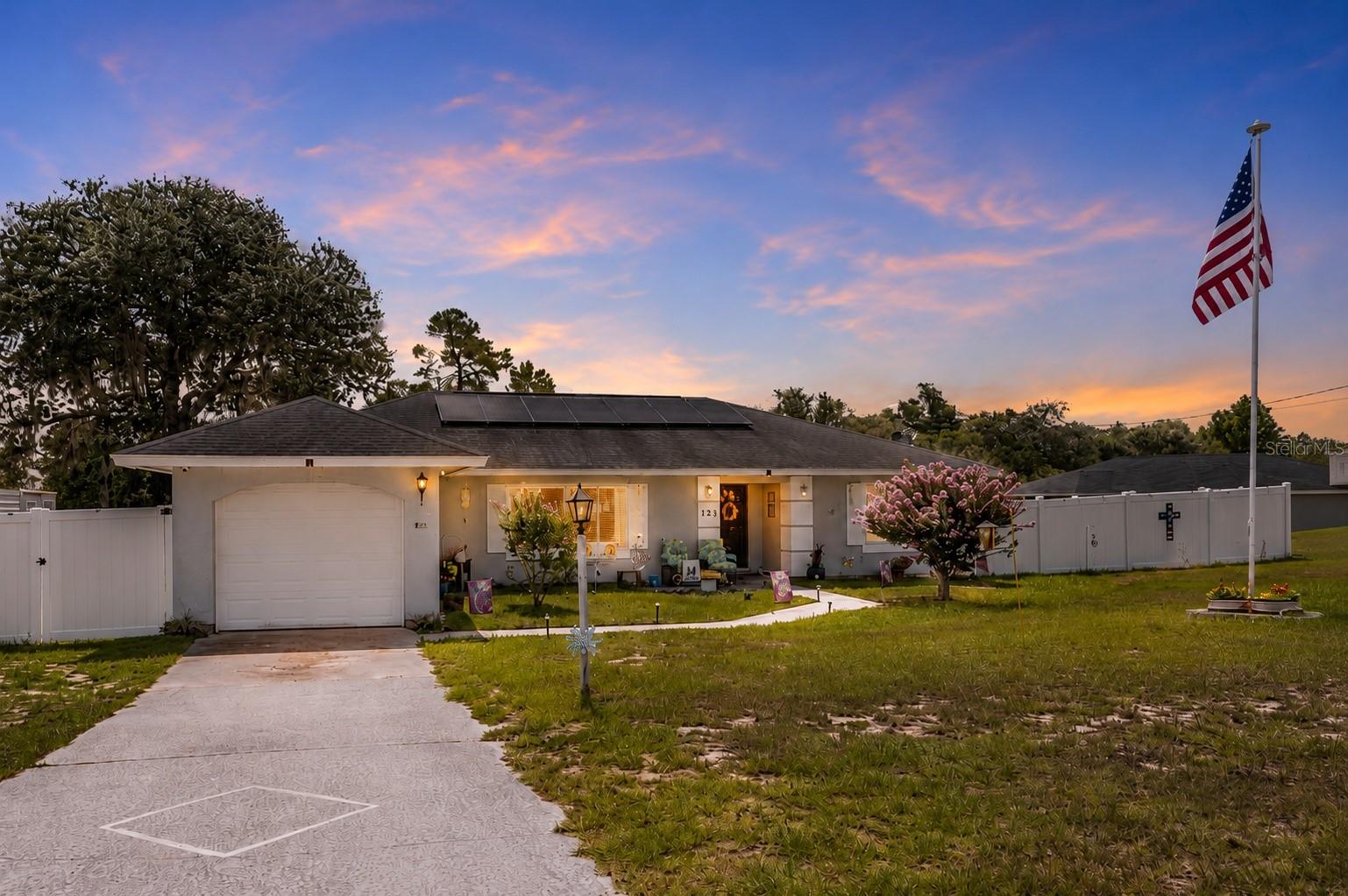 Single Family Residence in OCALA, FL - Daniel Dourado