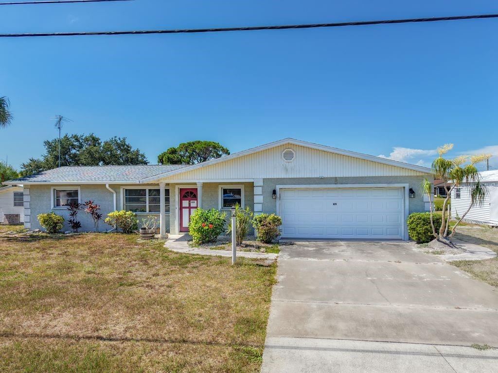 Single Family Residence in ENGLEWOOD, FL - Daniel Dourado