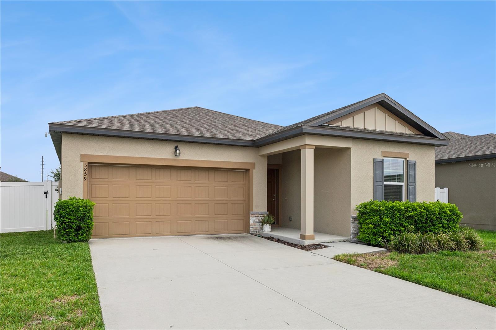 Single Family Residence em ST CLOUD, FL - Daniel Dourado