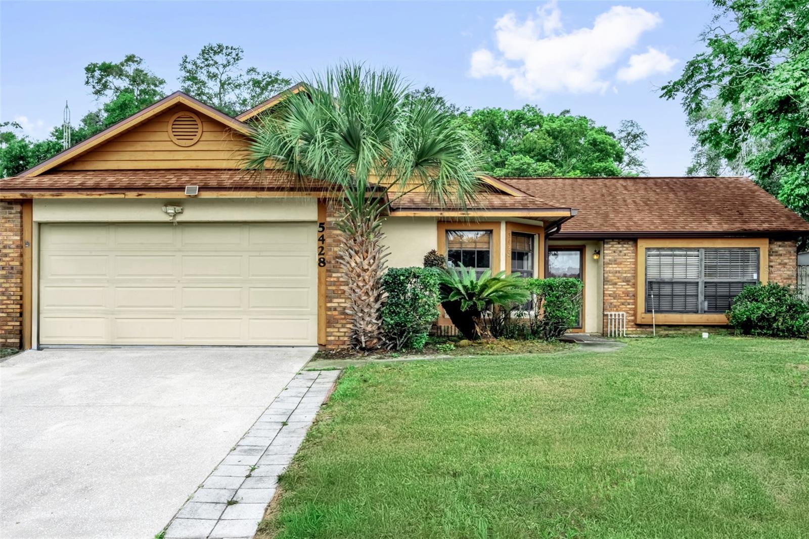 Single Family Residence in ORLANDO, FL - Daniel Dourado