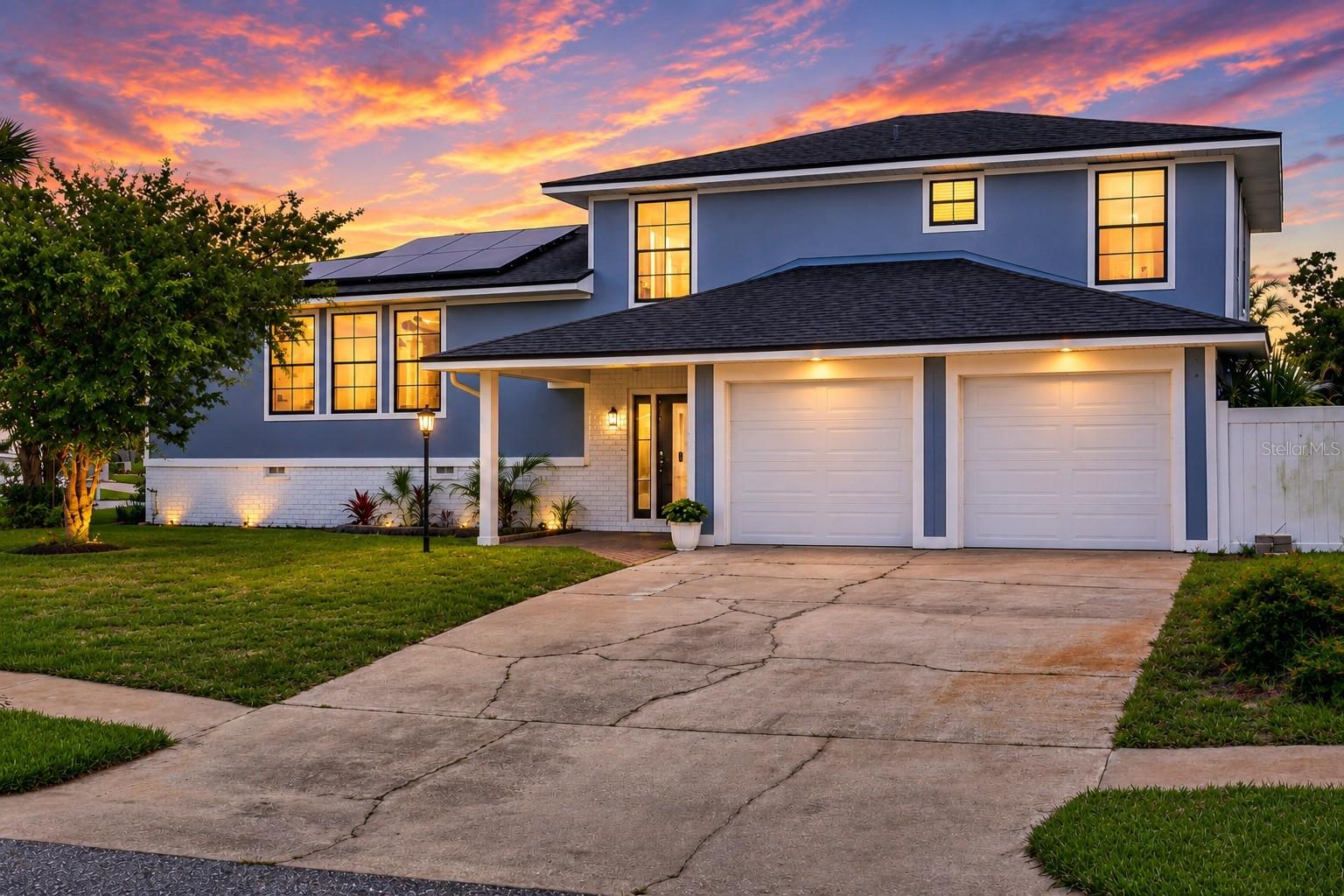 Single Family Residence in EDGEWATER, FL - Daniel Dourado