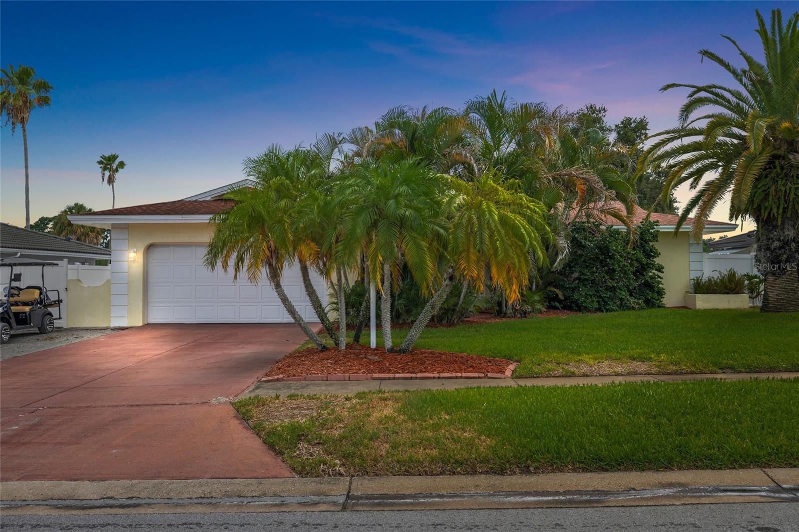 Single Family Residence em DUNEDIN, FL - Daniel Dourado