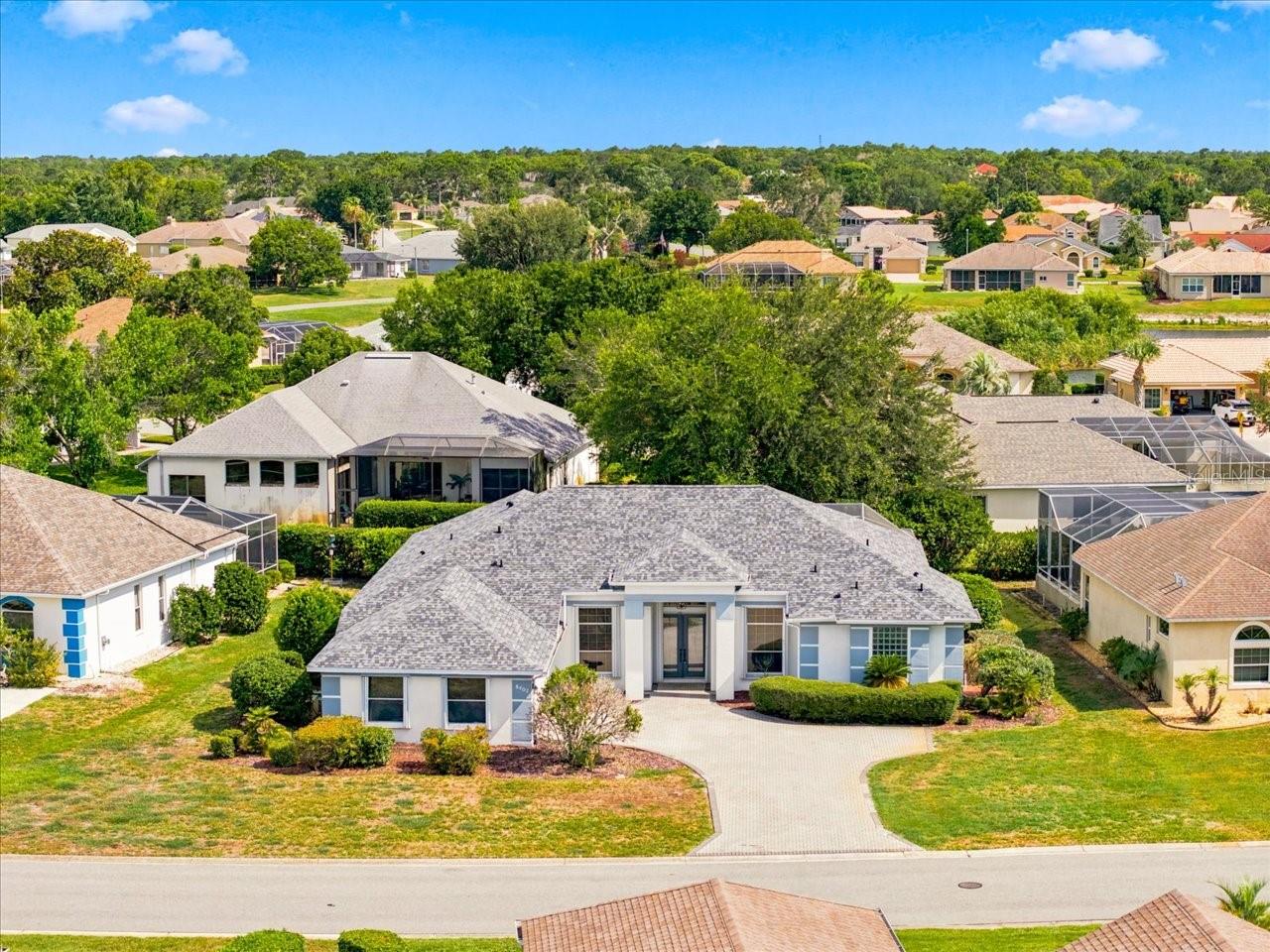 Single Family Residence em WEEKI WACHEE, FL - Daniel Dourado
