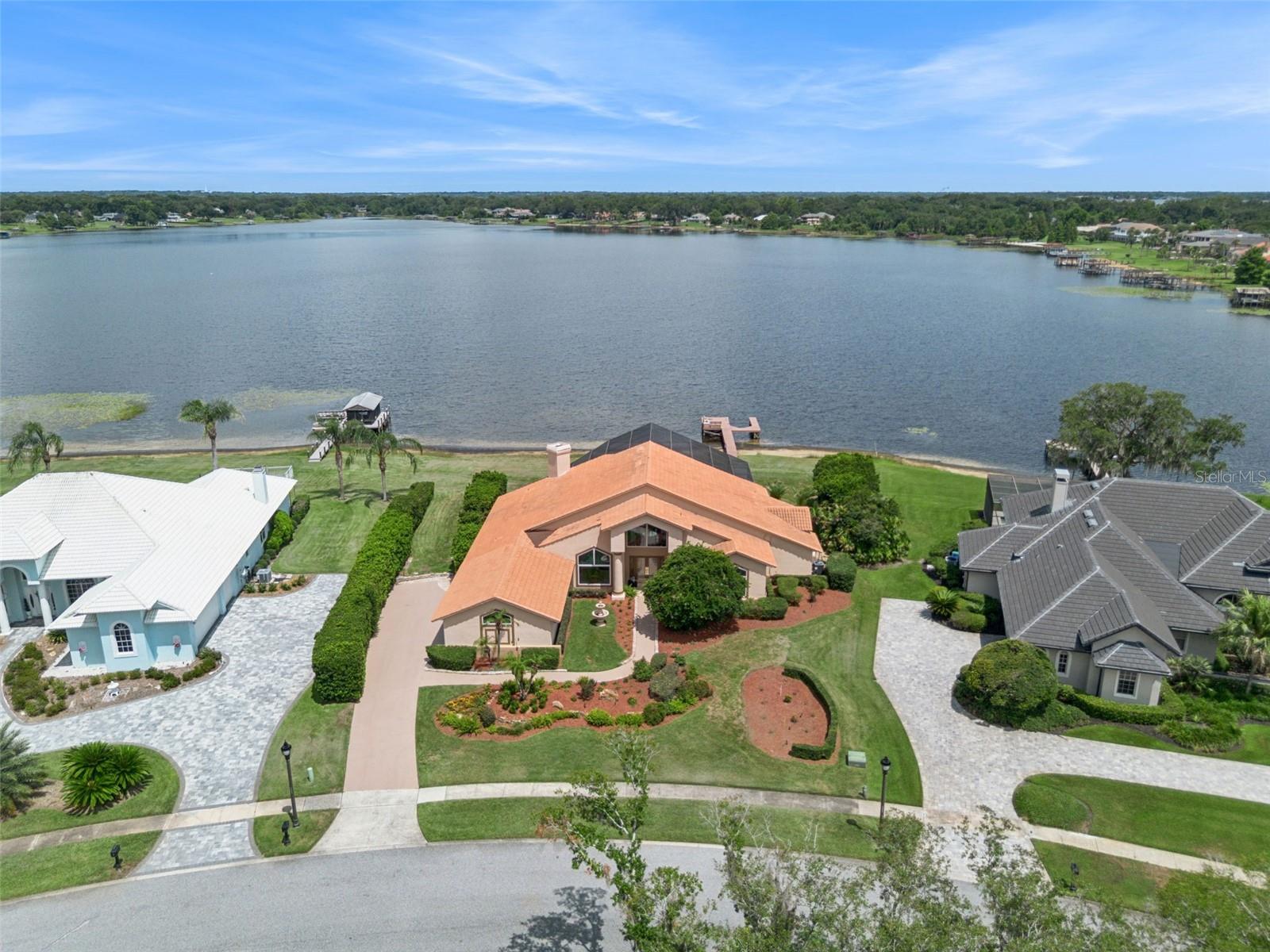 Single Family Residence in WINDERMERE, FL - Daniel Dourado