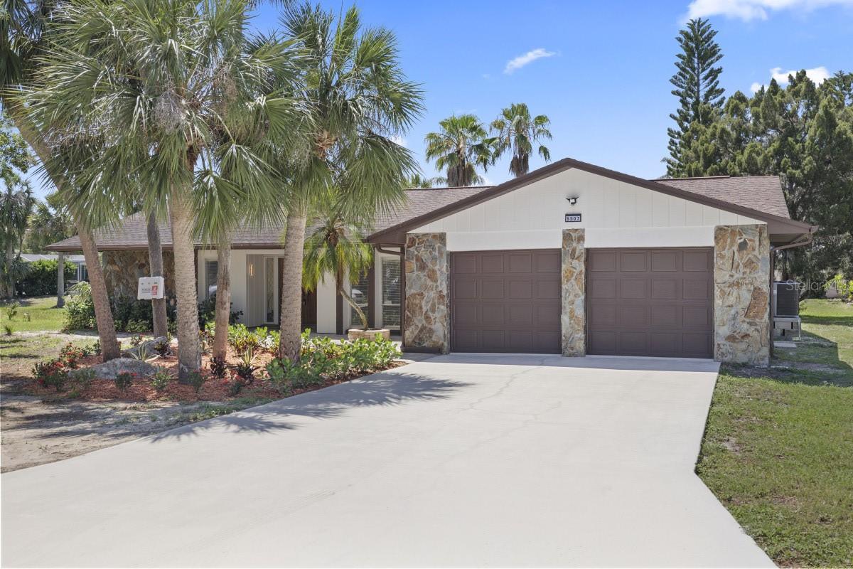 Single Family Residence em NEW PORT RICHEY, FL - Daniel Dourado