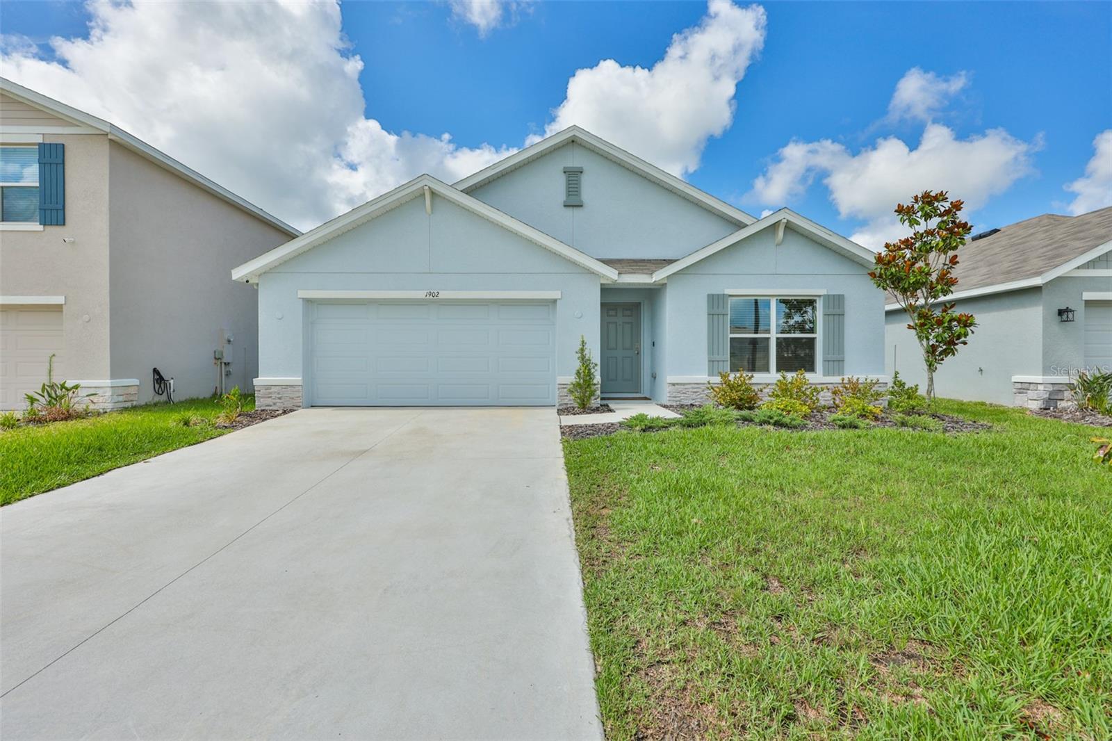 Single Family Residence in PLANT CITY, FL - Daniel Dourado