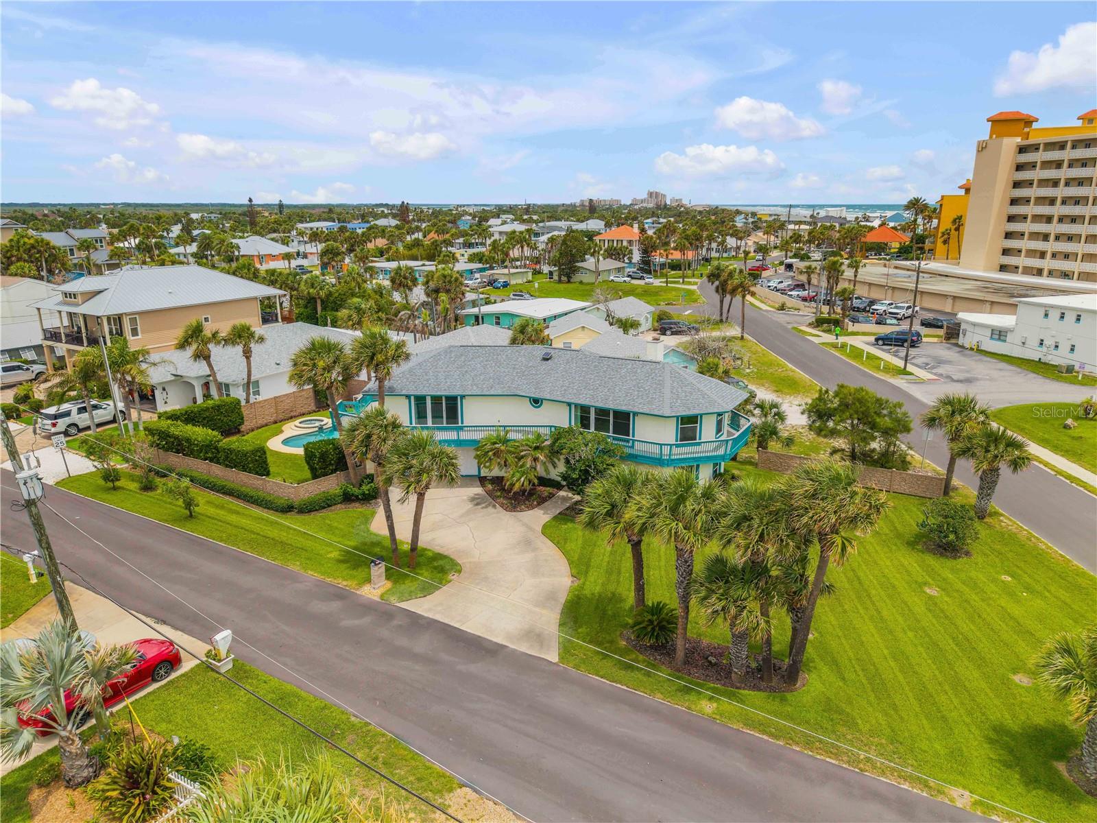 Single Family Residence in NEW SMYRNA BEACH, FL - Daniel Dourado