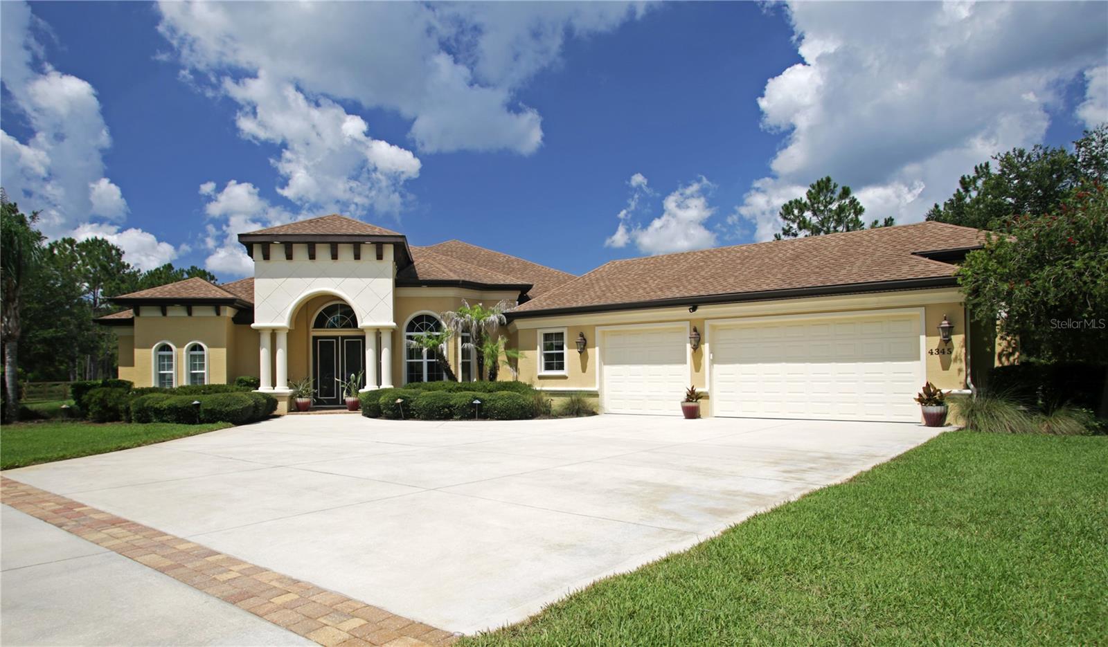 Single Family Residence em PALM COAST, FL - Daniel Dourado