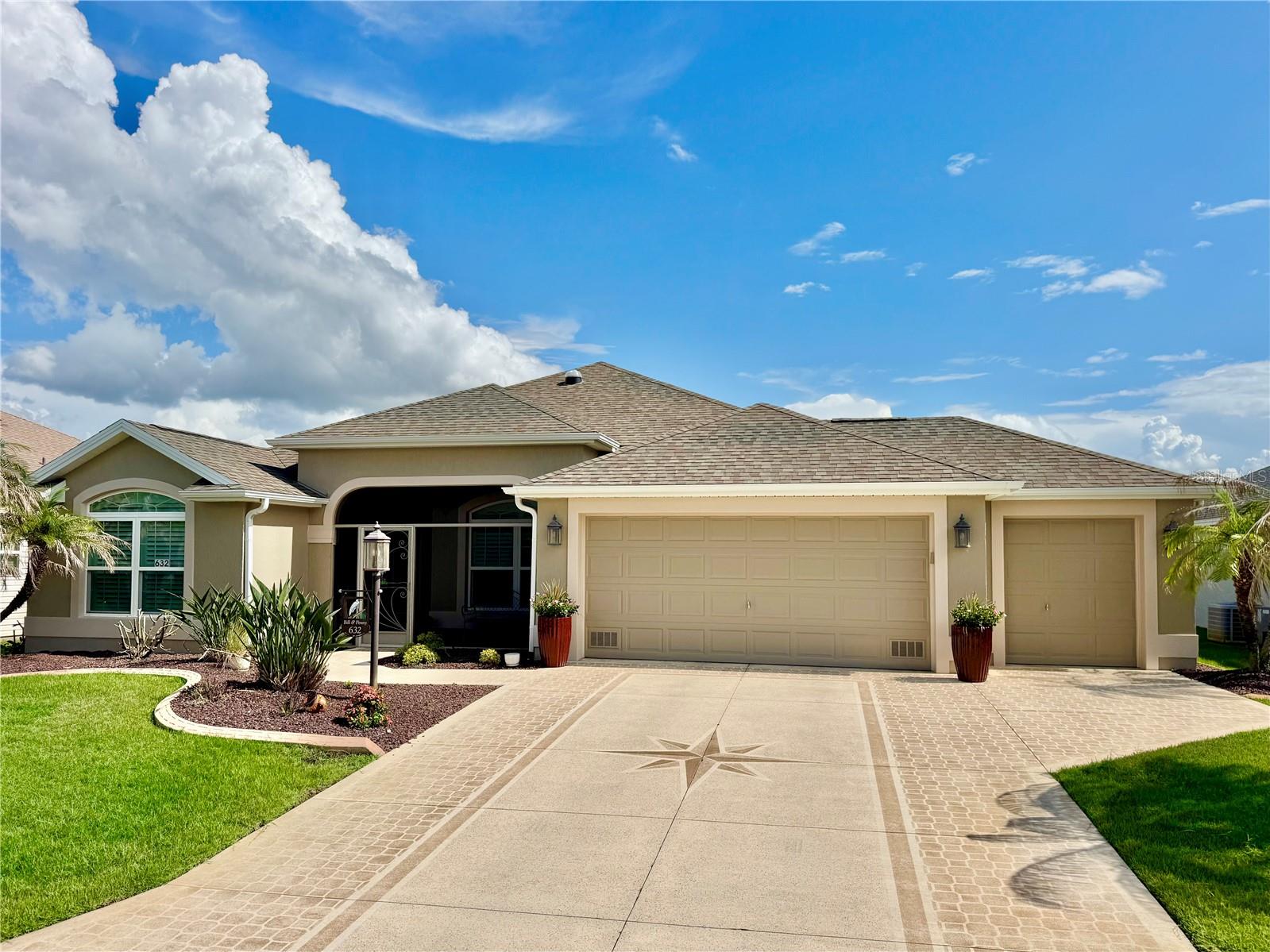Single Family Residence in THE VILLAGES, FL - Daniel Dourado