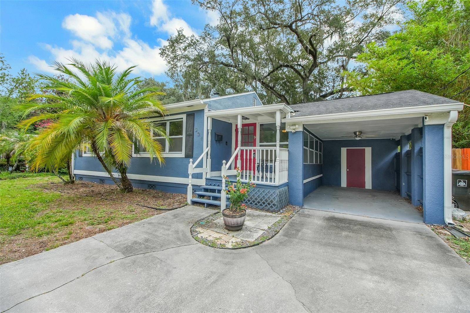 Single Family Residence in ORLANDO, FL - Daniel Dourado