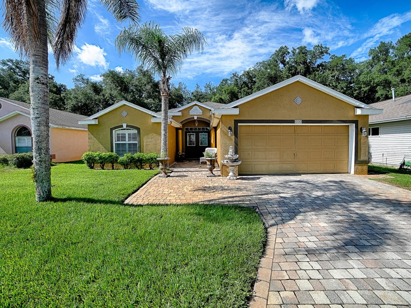 Single Family Residence in LEESBURG, FL - Daniel Dourado