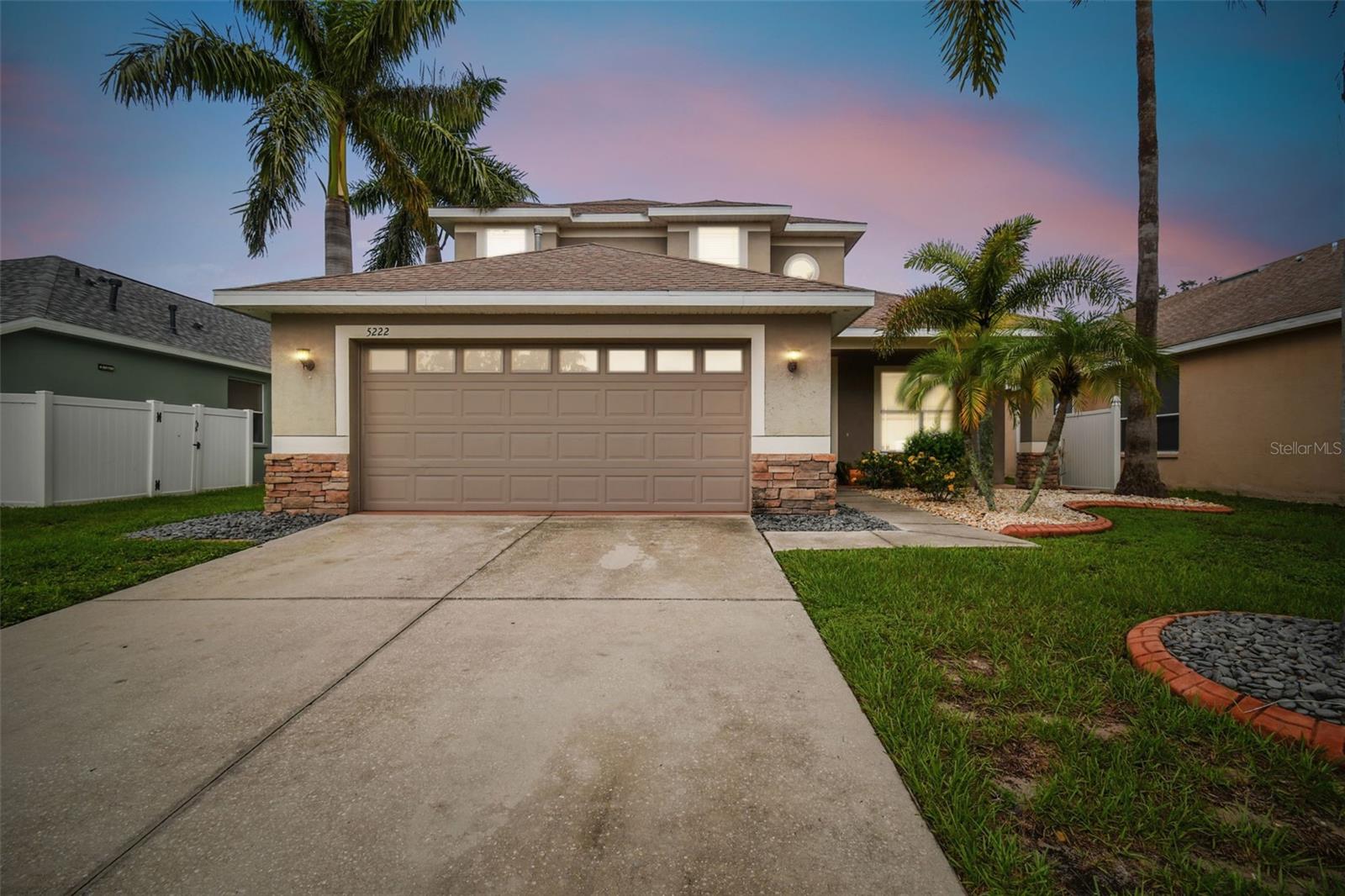Single Family Residence in APOLLO BEACH, FL - Daniel Dourado