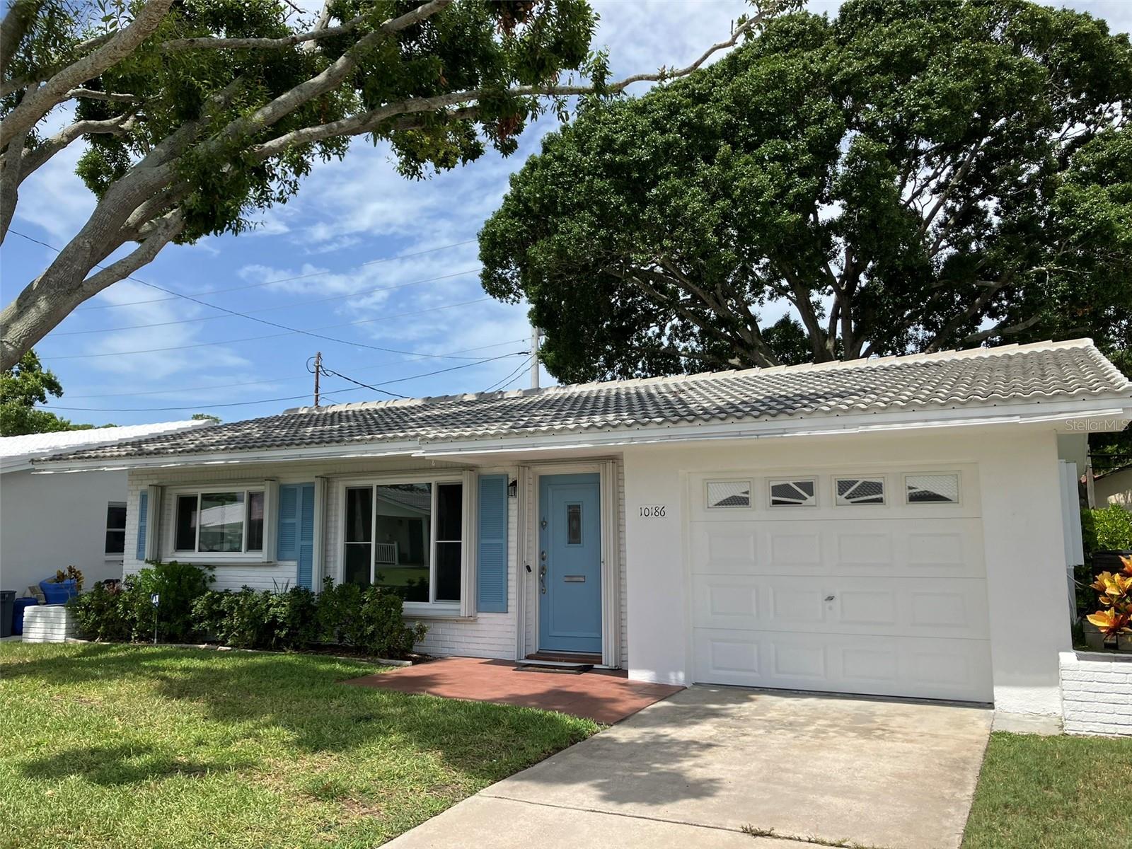Condominium in PINELLAS PARK, FL - Daniel Dourado