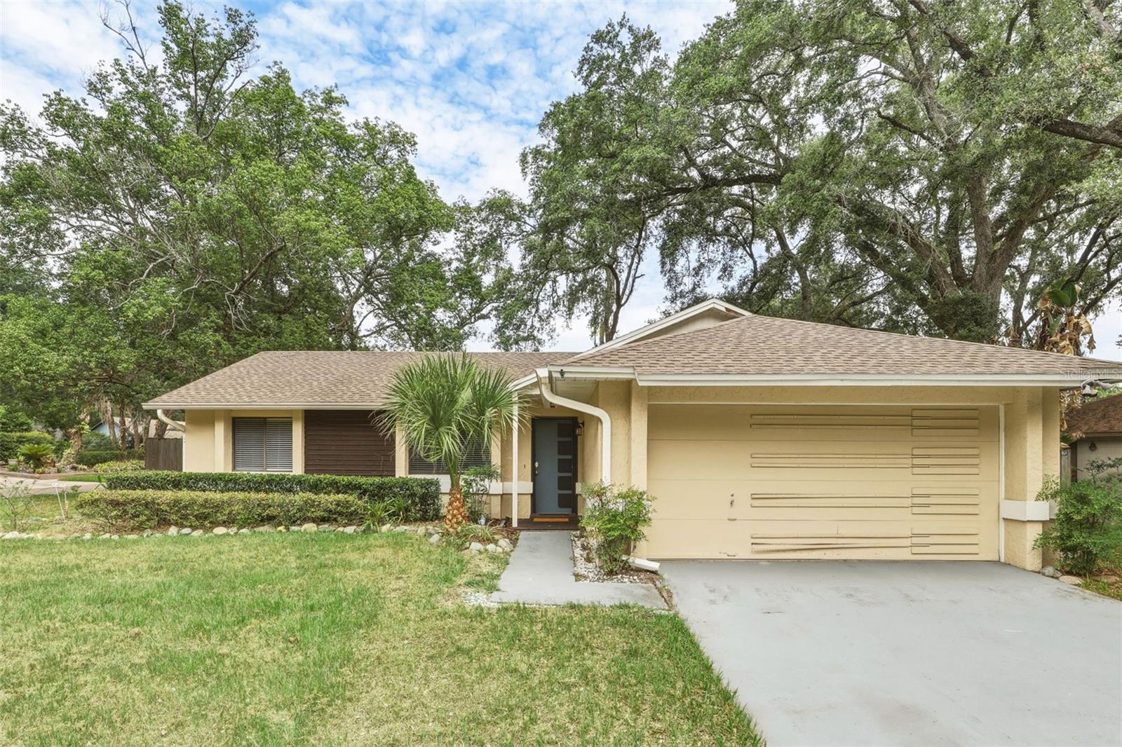 Single Family Residence in ORLANDO, FL - Daniel Dourado