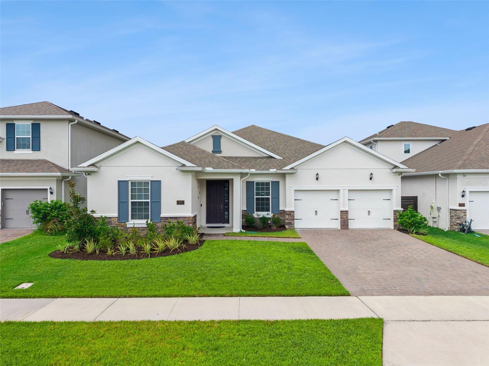 Single Family Residence in ORLANDO, FL - Daniel Dourado
