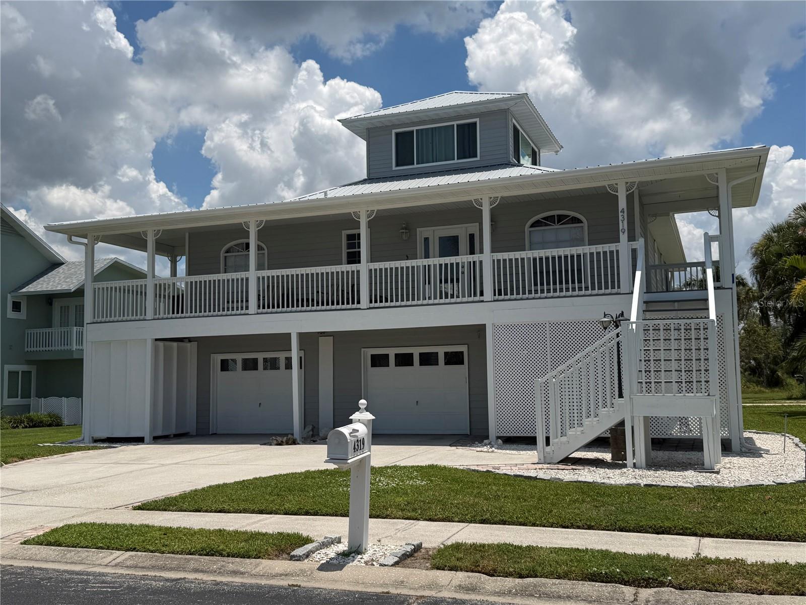 Single Family Residence in PALMETTO, FL - Daniel Dourado