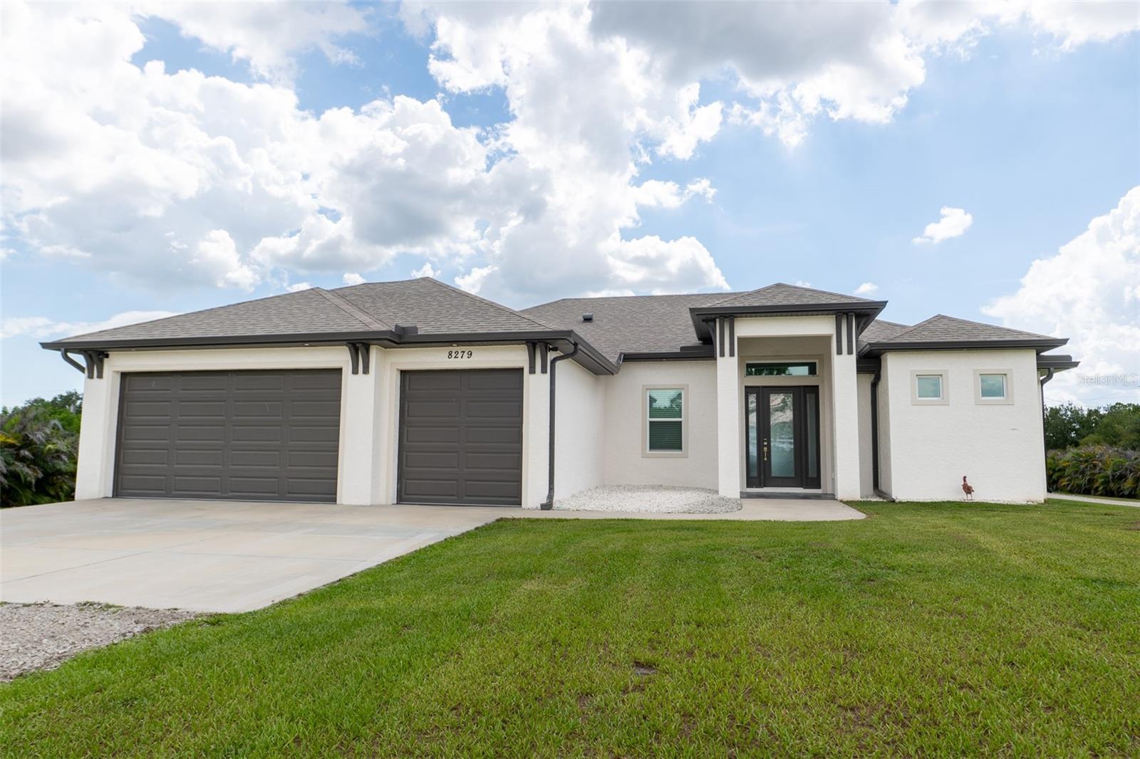 Single Family Residence em PUNTA GORDA, FL - Daniel Dourado