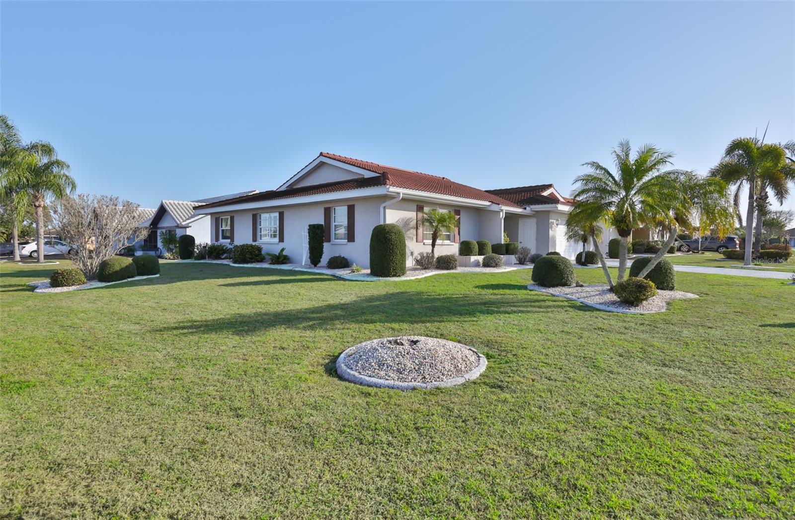Single Family Residence em SUN CITY CENTER, FL - Daniel Dourado