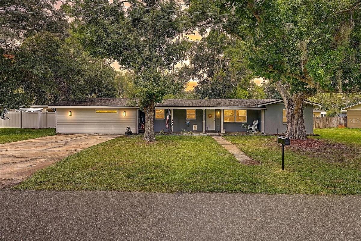 Single Family Residence in PLANT CITY, FL - Daniel Dourado