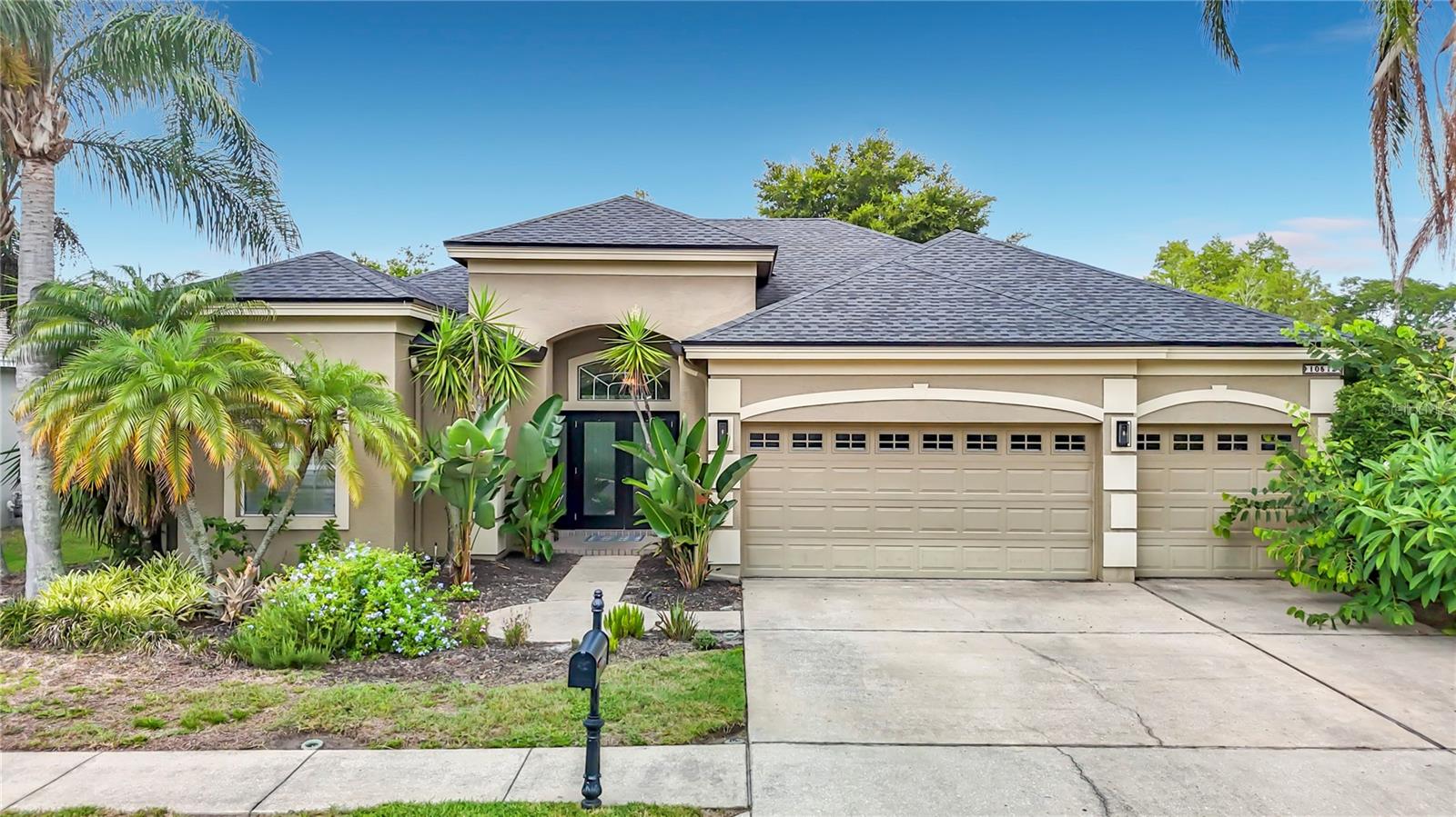 Single Family Residence in TRINITY, FL - Daniel Dourado