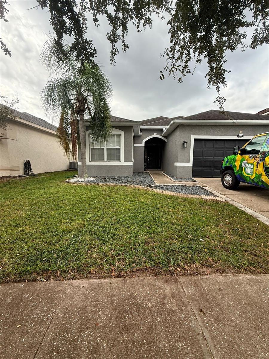Single Family Residence in ORLANDO, FL - Daniel Dourado