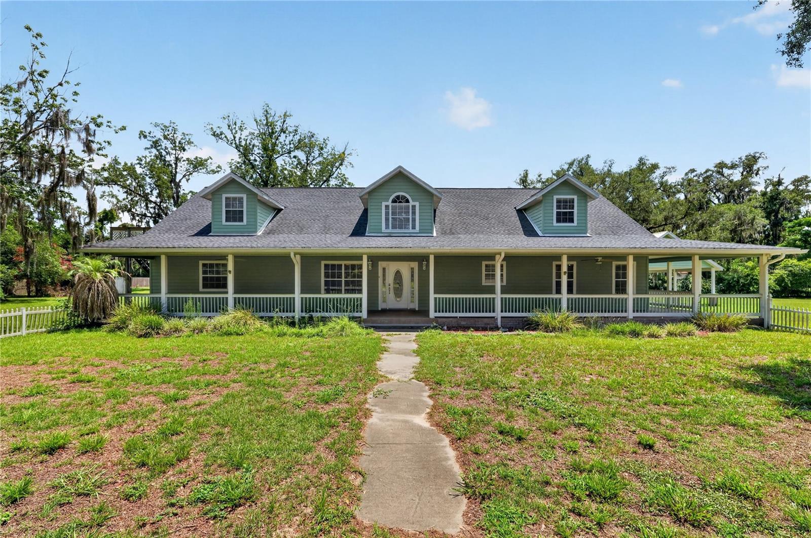Single Family Residence in TRENTON, FL - Daniel Dourado